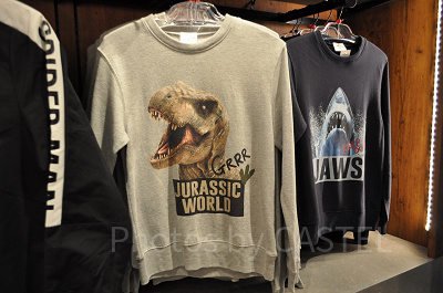 ユニバの「ジュラシックワールド」トレーナー