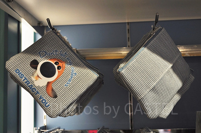 USJペット2グッズ:仔犬のポーチ