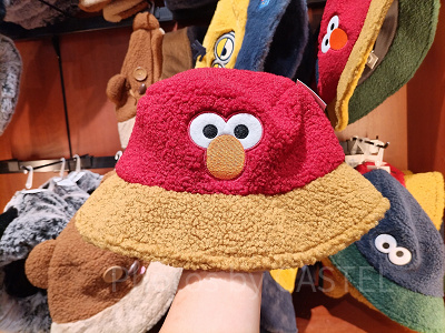 USJ冬グッズ:エルモのもこもこバケットハット