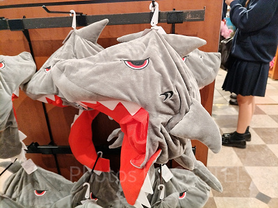 USJ冬グッズ:ジョーズのぬいぐるみハット