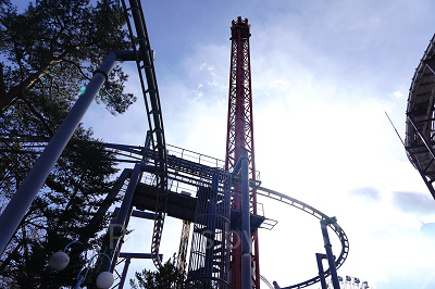 52メートルから垂直落下！レッド・タワー