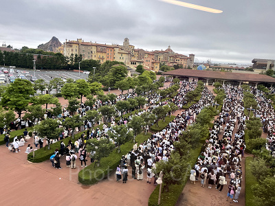 ディズニーシーの開園待ち列