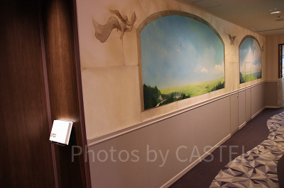 コンフォートデラックスのお部屋の前の壁紙