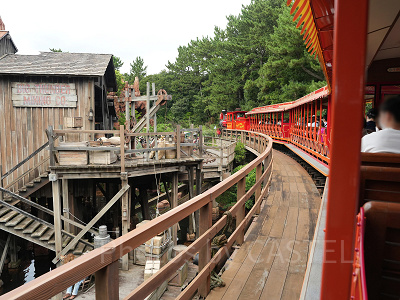 ウエスタンリバー鉄道のアナウンス、声優は誰？