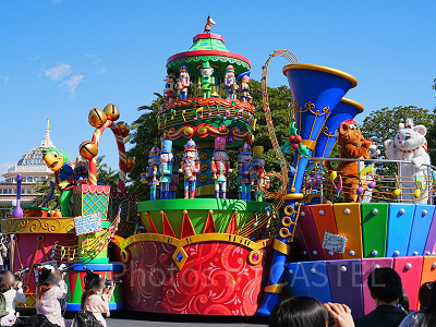 「トイズ・ワンダラス・クリスマス！」とは？