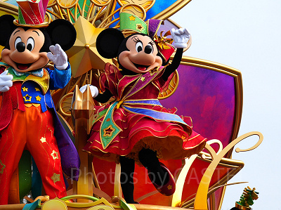 ディズニー40周年テーマ曲は「リビング・イン・カラー」歌詞の意味