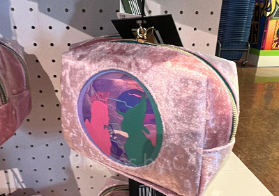 ウィキッドのピンク色のポーチ