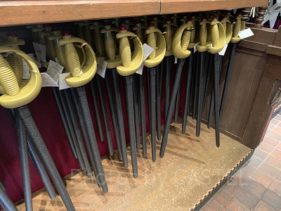 剣を手に、いざ勝負!