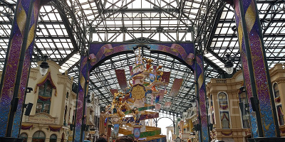 お昼のワールドバザール