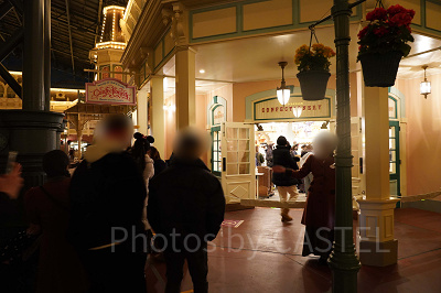 ワールドバザール・コンフェクショナリーの様子(18時ごろ)