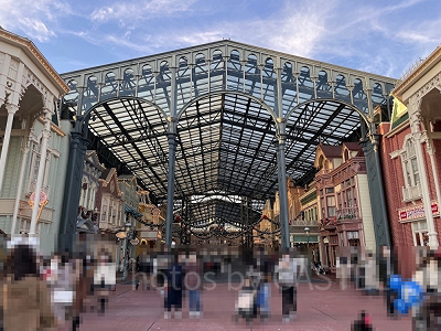 ワールドバザールの様子（昼）／11:00頃