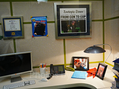 ズートピア：ホットパースートのQライン（待ち列）内、ニックの部屋