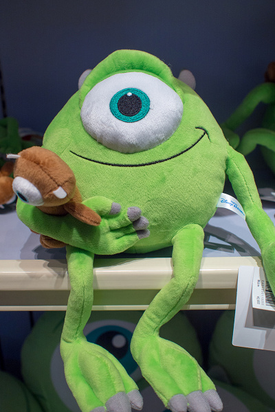 21 モンスターズ インクグッズ全49種まとめ マイク サリーのかわいいお土産