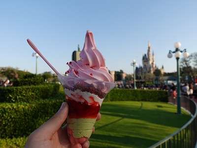 ディズニーランドのアイス専門店 アイスクリームコーンのメニュー 値段まとめ おすすめの組み合わせも