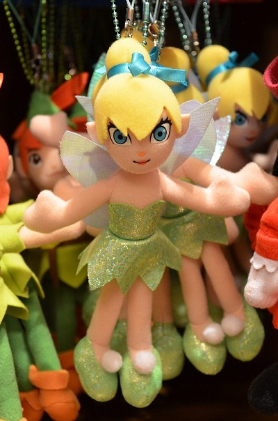 ディズニーで買えるティンカーベルグッズまとめ アクセサリーやストラップをまとめて紹介