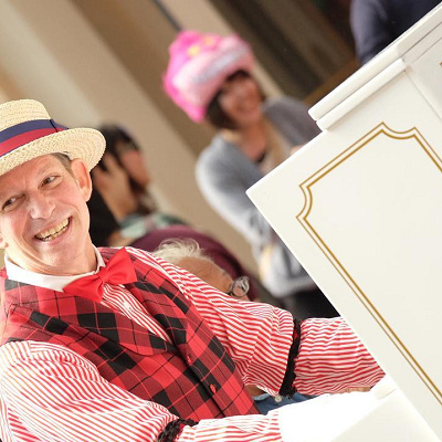 アメリカンスタイルが特徴のピアニストさん