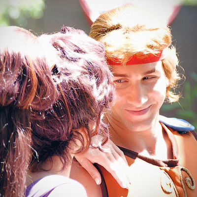 勇敢で実直な青年が「ヒーロー」となる物語