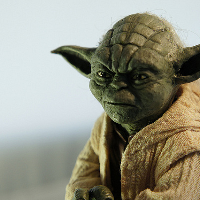 厳格で荘厳なジェダイ評議員の長老