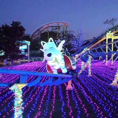 光の中を進むアトラクション