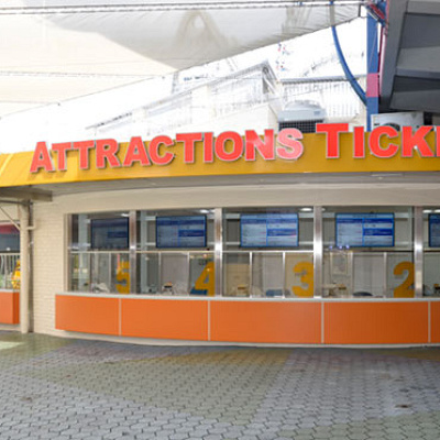アトラクションズチケットカウンター