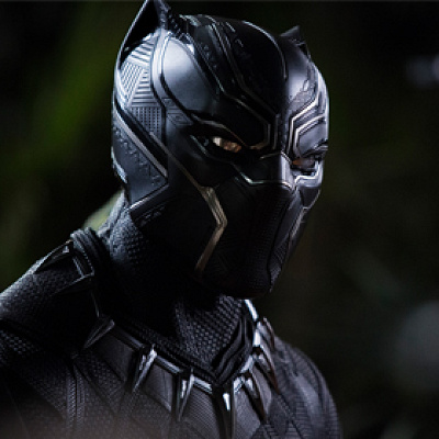 クロウを追うブラックパンサー