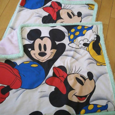 ブランケットを1枚持っていくと重宝します