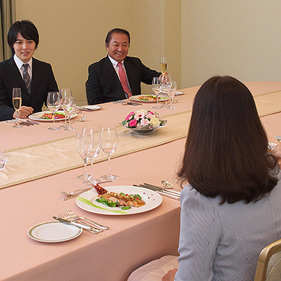 宴会場でのお祝い