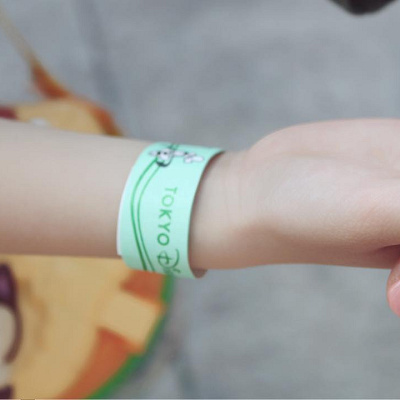 クリアした身長によりキャラクターや色が異なる