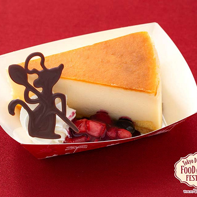 チーズケーキ、ミックスベリーソース