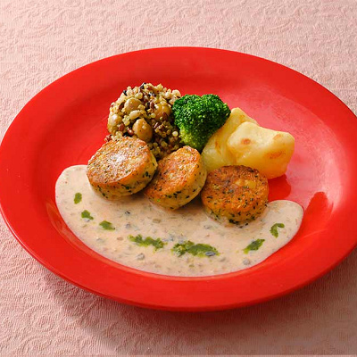 ひよこ豆とポテトのコロッケ、トマト豆乳ソース