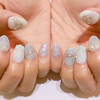 シンデレラのホログラムネイル