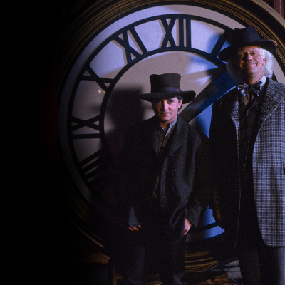 落雷を受けた時計塔とマーティ&ドク