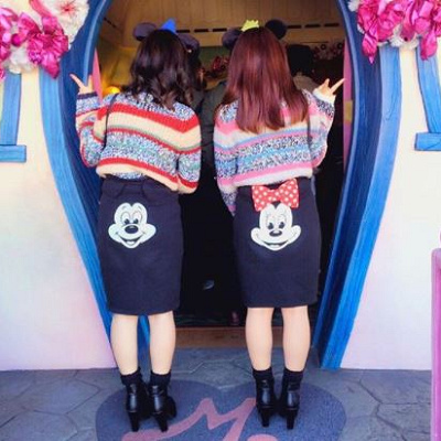 カラフルニットコーデ