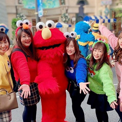 セサミカチューシャとカラフルトレーナーで仲良しコーデ