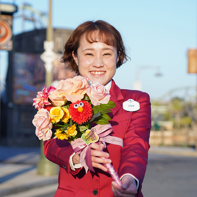 サンクス・ラブ・マンス・フォトブロップスを持ったクルー