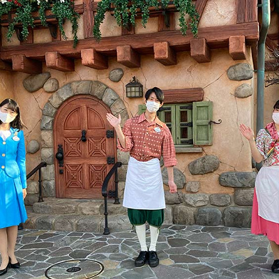 ディズニー・アンバサダーとキャスト