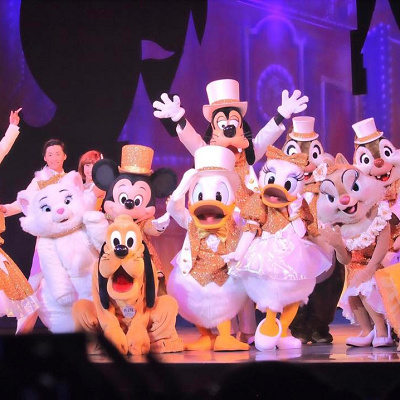 ディズニーキャラクターが続々登場