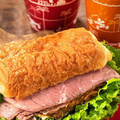 ディズニーシーおすすめフード⑦：ローストビーフサンド