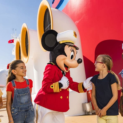 ディズニー・ウィッシュ号のキャプテン・ミニーマウス