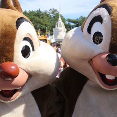 【ディズニーの事件簿】ケース1：キャラクターがしりもち！？