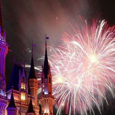 夜の幻想的なイベントを見逃さずに☆