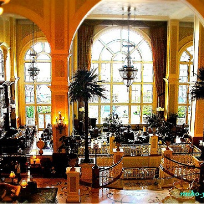 ロビーから見たドリーマーズラウンジ