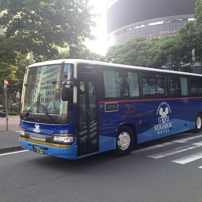 無料シャトルバスでディズニーリゾートへもラクラク！