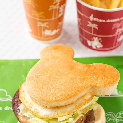 エッグ＆ビーフパティサンド