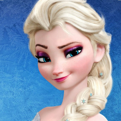 濃い紫色のメイクが似合うエルサ