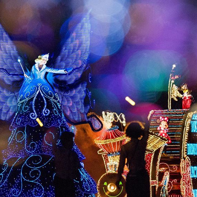 ディズニーのナイトショーを楽しもう