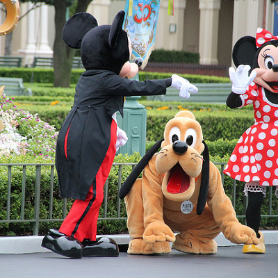 表情豊かなプルート、ミッキー・ミニーと