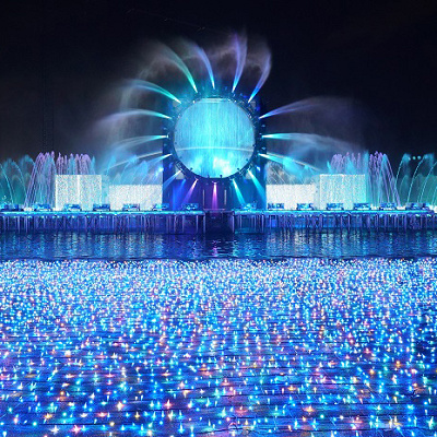 幻想的な噴水ショー