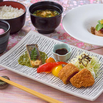 魚料理とヒレカツ膳（レストラン櫻）