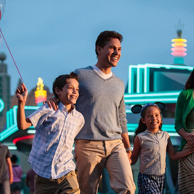 ディズニー・カリフォルニア・アドベンチャー・パークのフローのV8カフェ